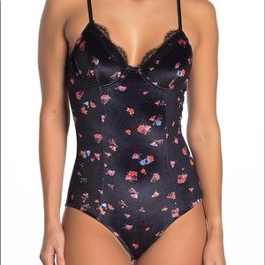 Jason Will Floral Velvet Lace Trim Bodysuit
